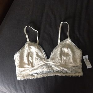 Creme Old Navy bralette NWT